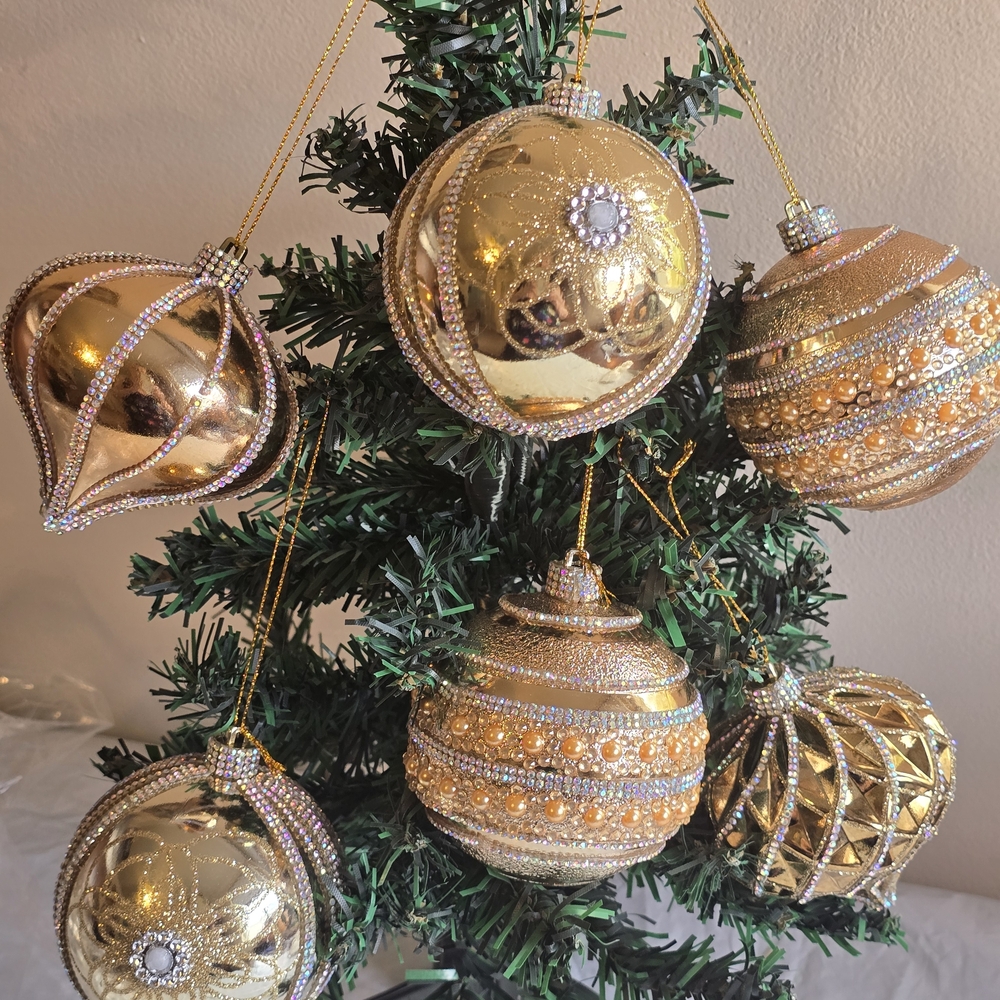 Luxurious Gold Ornament Collection 6 Piece Large 3.5 Inch Handmade Gold Silver